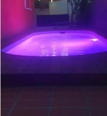 Dom wakacyjny Maison Piscine A 15m Du Stadium